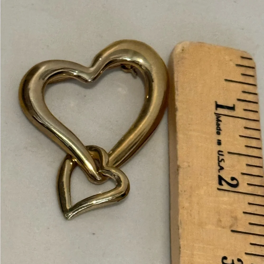 Vintage Double Heart Interlocking Hanging Love Gold-tone Pin‎ Brooch